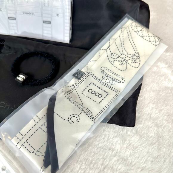 CHANEL Beauty Line mini gold metal paper clips gift set NEW GREAT GIFT - Picture 6 of 6